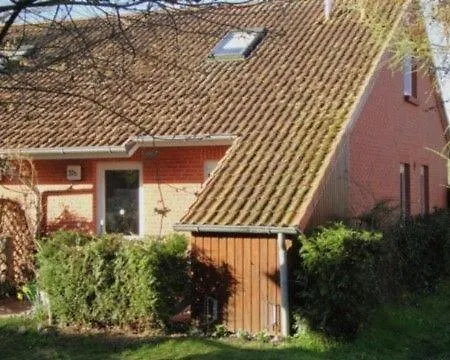 Im Urlauberdorf *